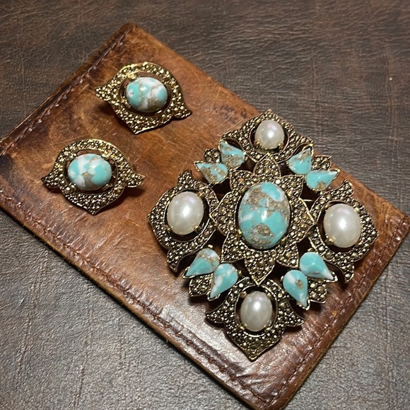 Sarah Coventry Jewelry - Sarah Coventry Faux Turquoise Pearl and Gold Set